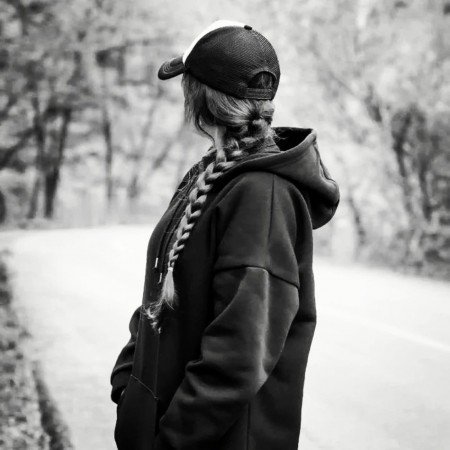  عکس دختر بدون چهره سیاه سفید