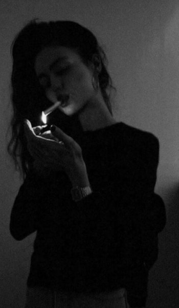  عکس دختر بدون چهره سیاه سفید