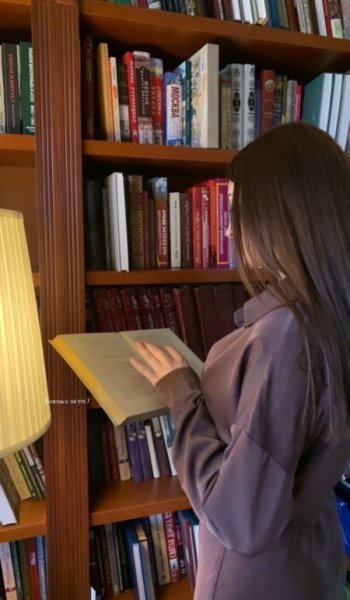  عکس کتاب برای پروفایل شاد