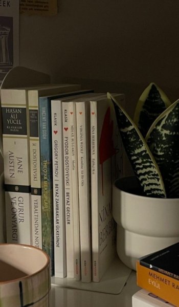  عکس کتاب برای پروفایل شاد