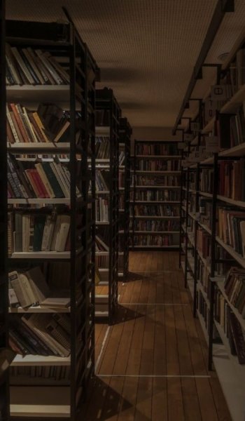  عکس کتاب برای پروفایل شاد