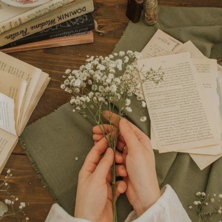  عکس کتاب برای پروفایل گروه