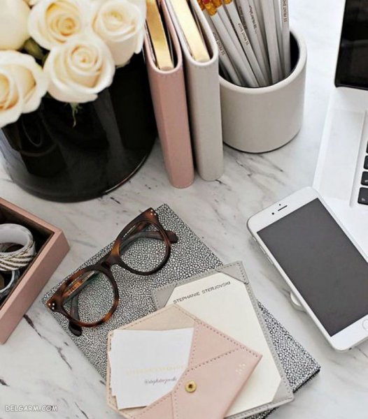  عکس کتاب و قلم برای پروفایل