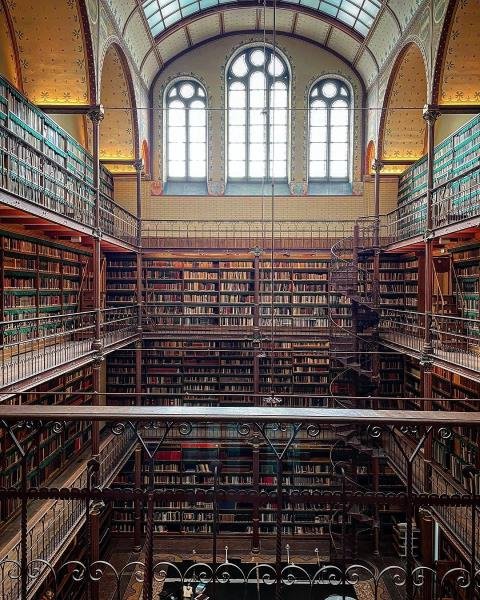  عکس کتابخانه برای پروفایل