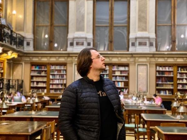  عکس کتابخانه برای پروفایل