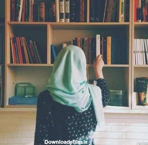  عکس دختر در حال کتاب خواندن کارتونی