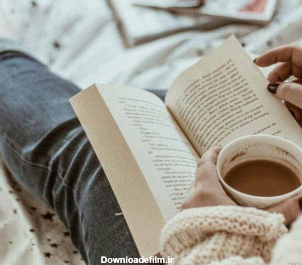  عکس دختر در حال کتاب خواندن کارتونی