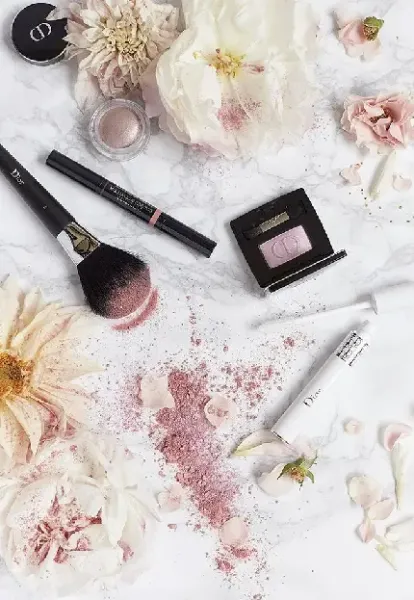  عکس لوازم آرایشی لاکچری برای پروفایل