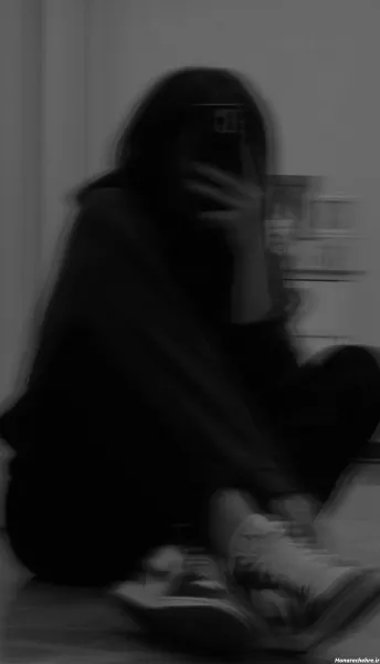 بک گراند مشکی غمگین دخترانه