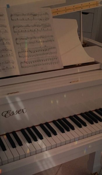  بک گراند مشکی براق