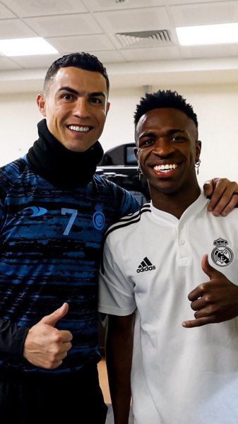  عکس رئال مادرید برای تصویر زمینه