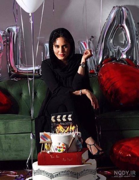  ژست عکس تولد دختر بچه با کیک