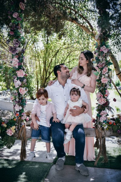  ژست عکس تولد خانوادگی در منزل