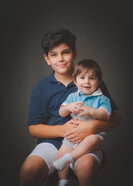  ژست عکس تولد خانوادگی در منزل