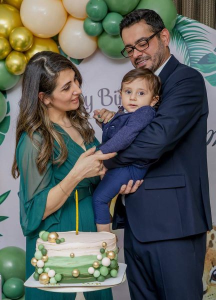  ژست عکس تولد خانوادگی در منزل