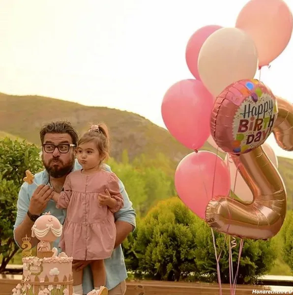  ژست عکس تولد دختر بچه در طبیعت