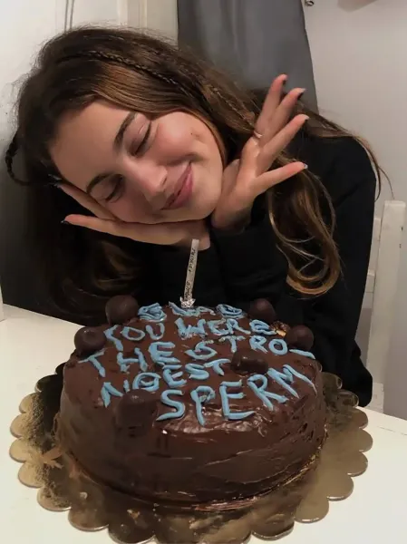 ژست عکس تولد در منزل بدون چهره