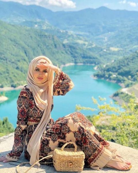  عکس دختر با حجاب مینیمال