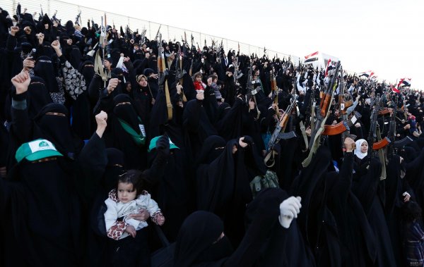  عکس دختر پلیس با حجاب