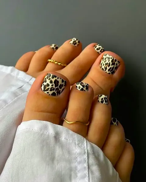 طرح ناخن پلنگی کرم قهوه ای پا