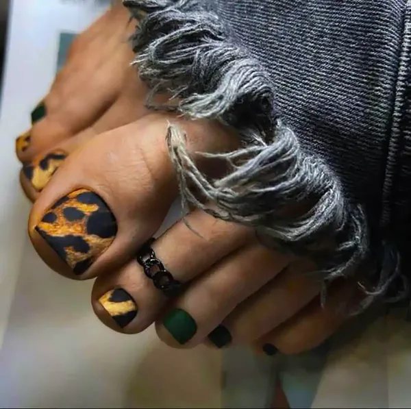  طرح ناخن پلنگی کرم قهوه ای پا