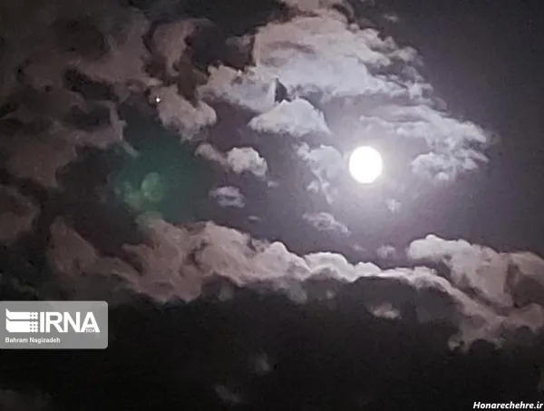 عکس ماه در شب واقعی از نزدیک