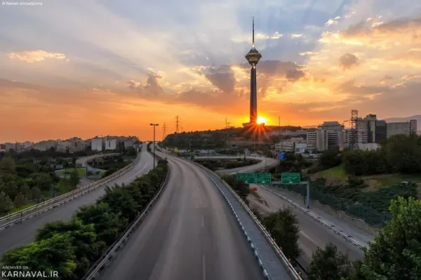  عکس برج میلاد تهران در شب