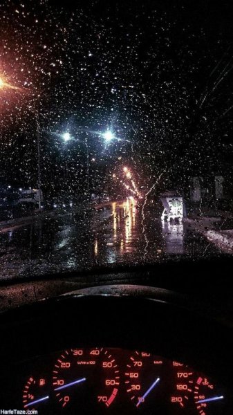  عکس باران روی شیشه ماشین در شب