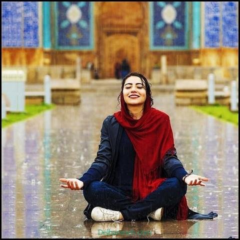  عکس دختر در باران برای پروفایل