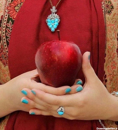 عکس دختر بهاری از پشت سر