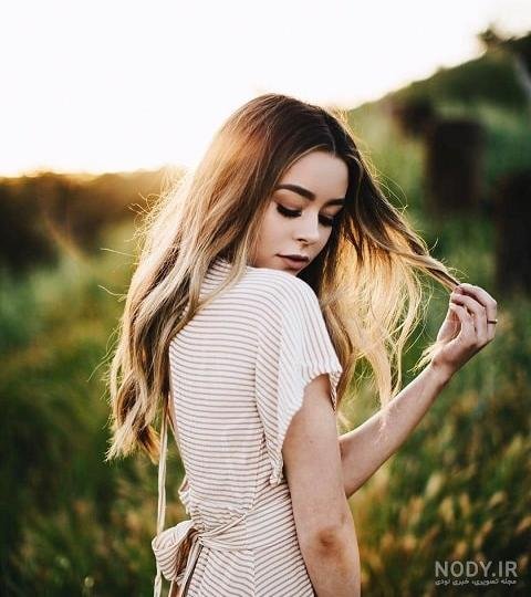  ژست عکس اسپرت فضای باز