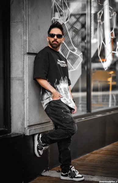  ژست عکاسی دخترانه ایستاده