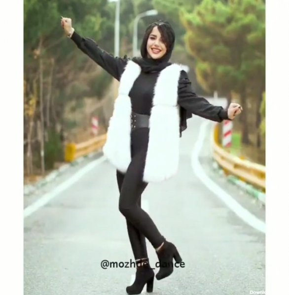  ژست عکاسی دخترانه ایستاده