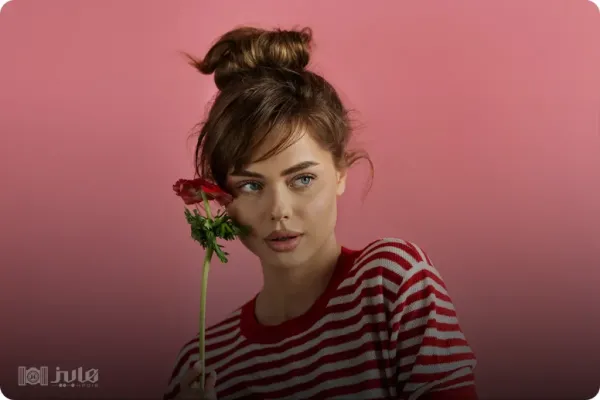  ژست عکاسی دخترانه در خانه