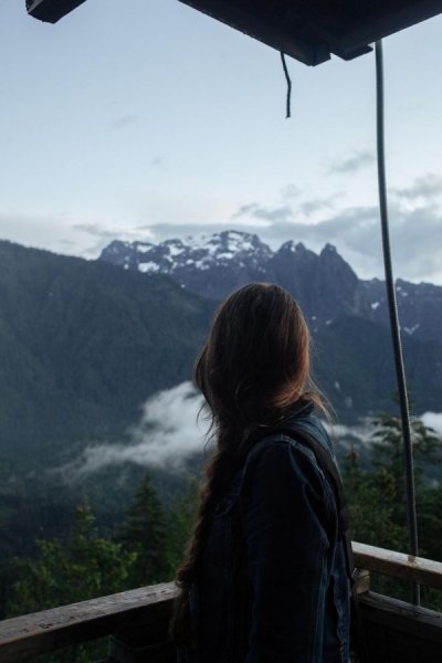 ژست عکس بدون چهره در خانه