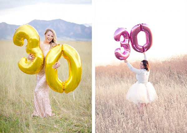  ژست عکاسی دخترانه در خانه برای تولد