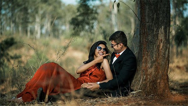  ژست عکاسی در باغ