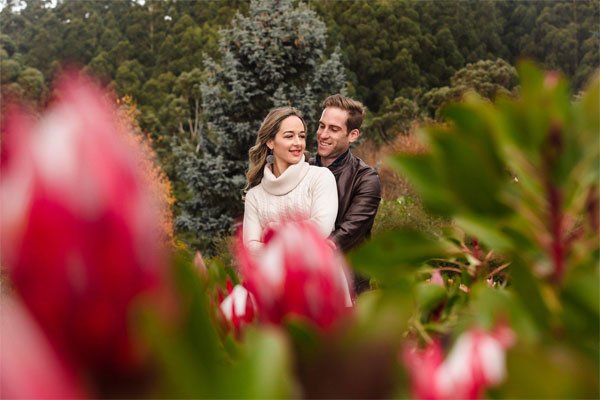  ژست عکاسی در باغ