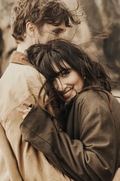 ژست عکاسی در طبیعت دخترانه