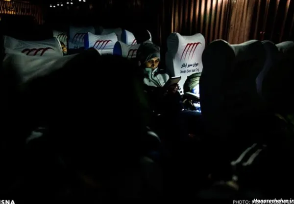 عکس داخل اتوبوس با مسافر