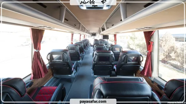 عکس داخل اتوبوس با مسافر