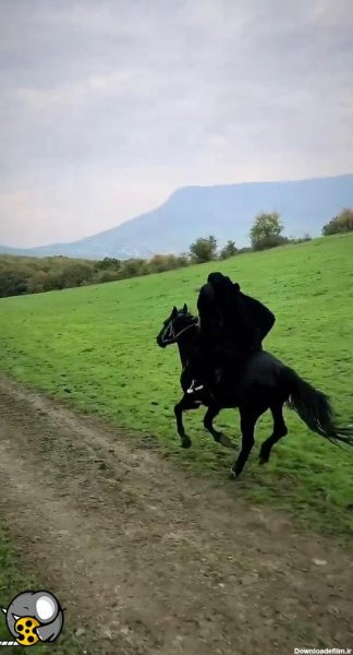  عکس دختر با اسب مشکی