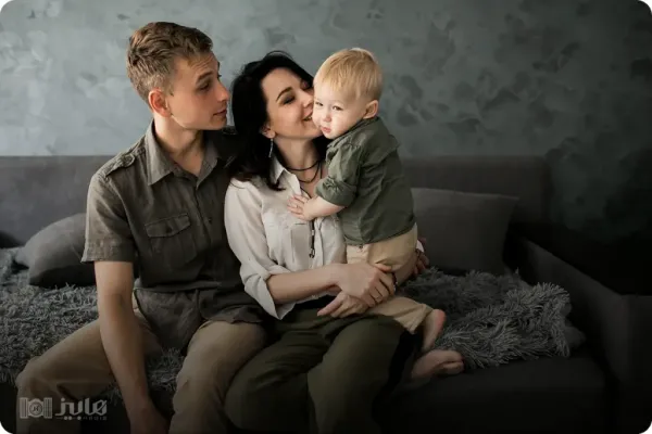 ژست عکس کودک در منزل