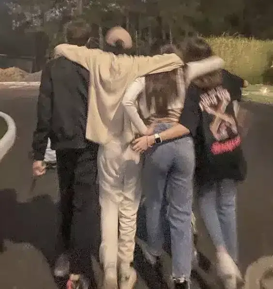  عکس چهار نفره دوستانه برای پروفایل