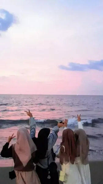  عکس چهار نفره دوستانه برای پروفایل