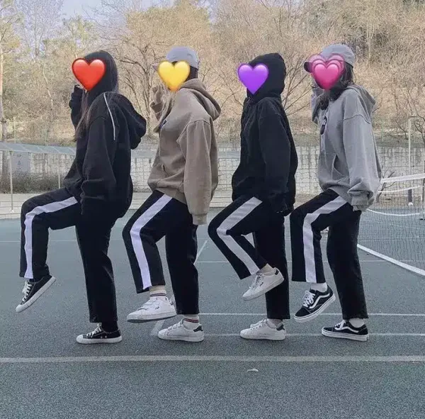 عکس دخترانه چهار نفره شیک