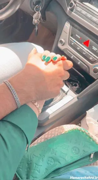  عکس دست ب دست عاشقانه