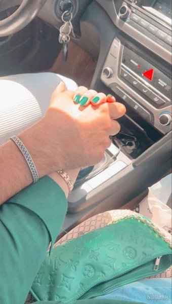 عکس دست دونفره تو ماشین ۲۰۶