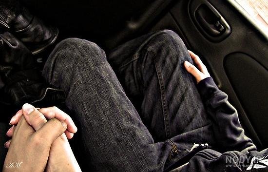 عکس دست دونفره تو ماشین ۲۰۶