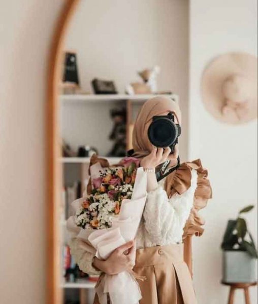  عکس پروفایل دختر با حجاب با گل